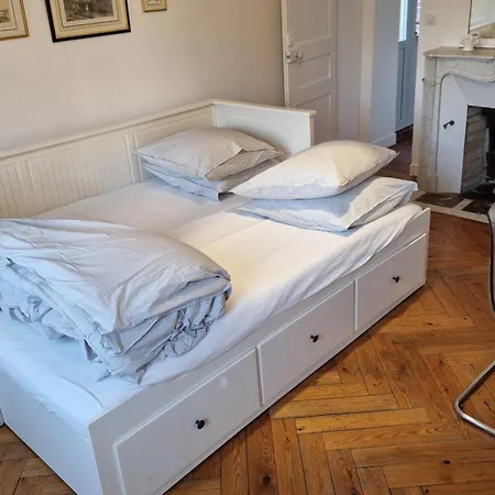 Dans Maison Normande *