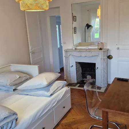 Dans Maison Normande * Croix-Mare